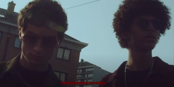 Safari dévoile le ténébreux \'\'Panthère (Pillule Rouge\'\'(Clip Officiel)