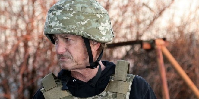 Sean Penn se rend en Ukraine pour réaliser un documentaire sur le conflit (Vidéo) 
