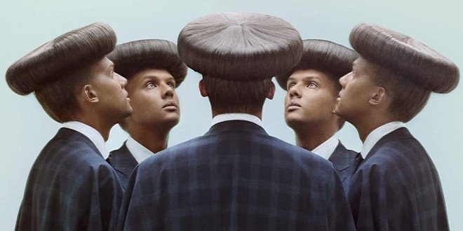Stromae fait son retour après 9 ans d\'absence et lâche son nouvel album \'\'Multitude\'\' 