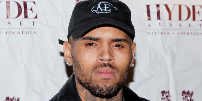 Chris Brown accusé d\'agression sexuelle, il dévoile les textos avec sa présumée victime (vidéo)
