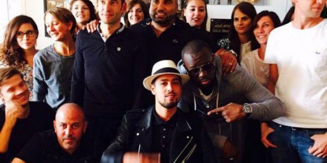 L’artiste signe chez le label MMC de Maitre Gims !