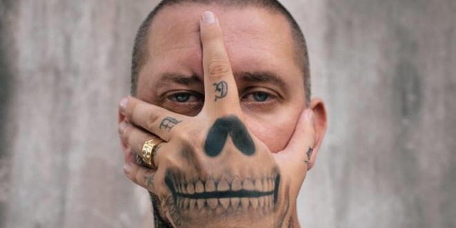Seth Gueko: \"Quand tu sais pas comment dire je t’aime à ton rappeur préféré... clashe le !\"