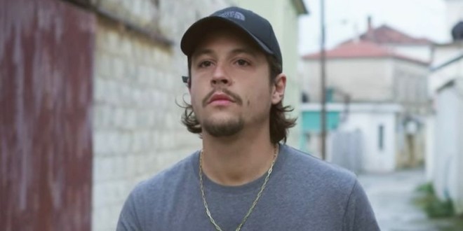 Nekfeu participe à une manifestation de Jean Luc Mélenchon et affole la toile 