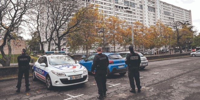 Une violente fusillade à la Kalachnikov et aux grenades éclate à Lyon 