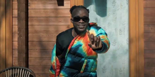 Bemouss frappe fort avec son nouveau hit \'\'Maniac\'\' (clip officiel)