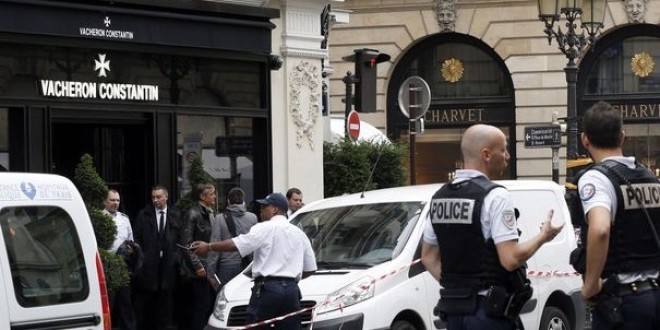 Des adolescents braquent une boutique d’horlogerie de luxe et repartent avec 150.000 euros de butin 