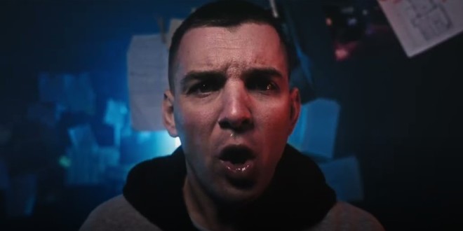 Mac Sim signe son retour avec l\'excellent \'\'J\'y crois encore\'\' (Clip Officiel)