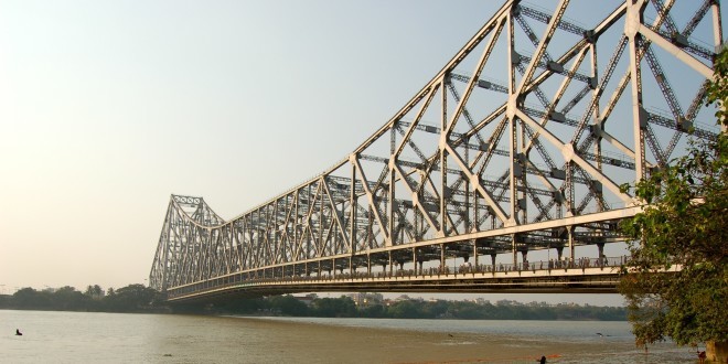 Des voleurs Indiens démontent un pont de 18 mètres pour le revendre en ferraille  