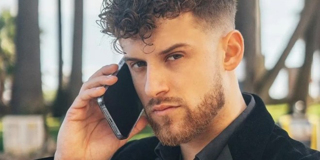 Enzo Laconi dévoile son tout nouveau single \'\'La vie de star\'\' (son)
