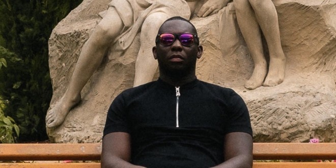 L.A.V doit trouver \'\'La Monnaie\'\' (Clip Officiel)