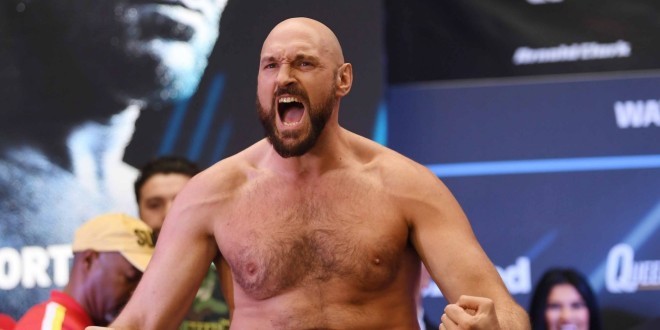 Tyson Fury complètement ivre s’en prend à un taxi à Cannes (Vidéo) 