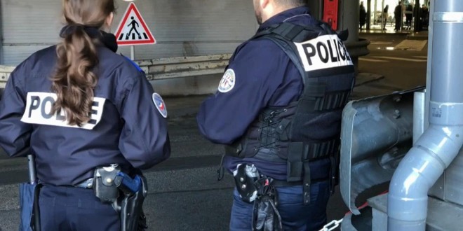 Un trentenaire poignardé à mort et son corps caché dans la rue en plein Paris 