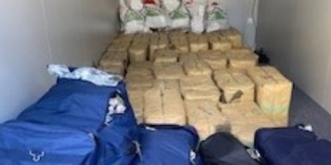 Un Go-Fast se fait intercepté avec 1.9 tonnes de cannabis en région Parisienne  