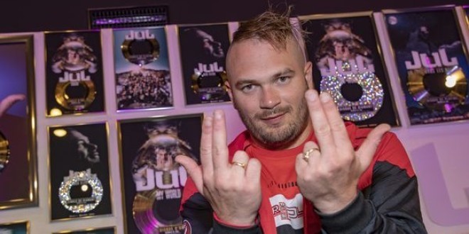 Jul décroche un 20ème disque d\'or avec son album \'\'Extraterrestre\'\'