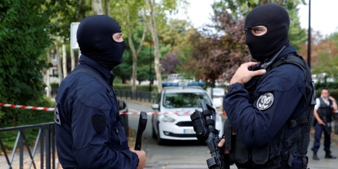 Un jeune de 18 ans braque des policiers avec un fusil de chasse à Trappes 