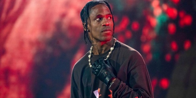 Travis Scott affiche un fan qui s’est endormi lors de son concert (vidéo) 