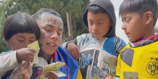 6ix9ine distribue 45.000 dollars à des familles nécessiteuse en Equateur (Vidéo) 