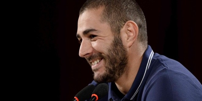Les supporteurs Algériens prêts à accueillir Karim Benzema