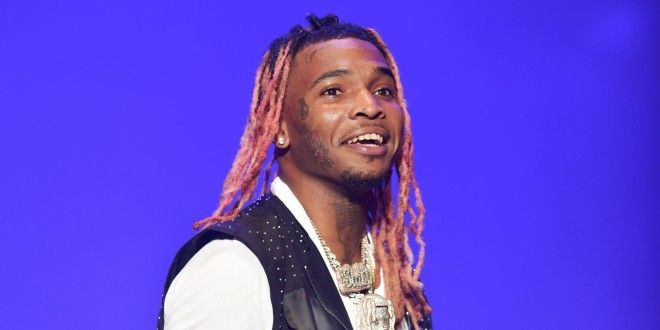 Des personnes tentent de déterrer le rappeur Lil Keed, son frère les menace 