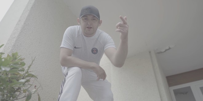 Mkali signe son retour avec le puissant \'\'calme oit\'\' (clip officiel)