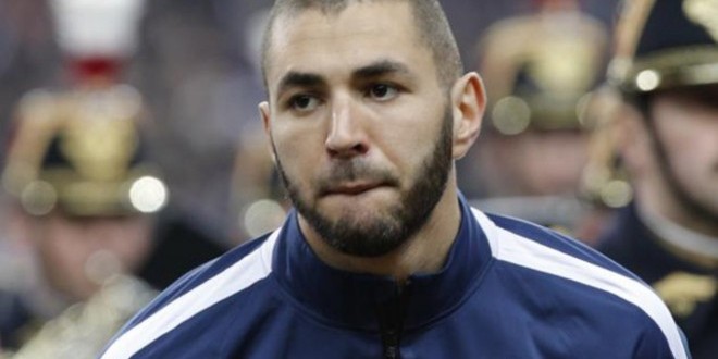 Karim Benzema, une boulette de plus au volant de sa Mercedes !