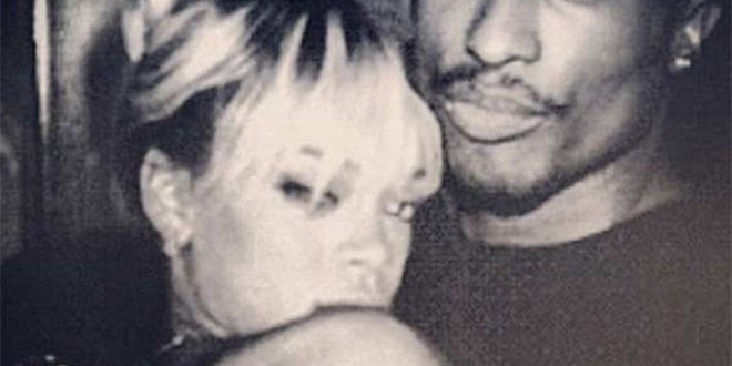Divulgation Choc: Le rappeur Tupac Shakur est toujours VIVANT !   