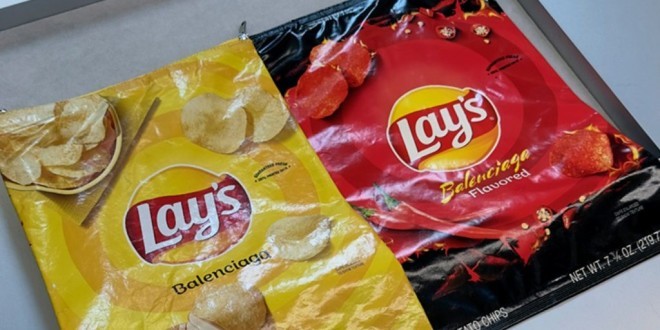 Balenciaga dévoile un sac aux allures de sachet de Chips au prix de 1800 dollars 