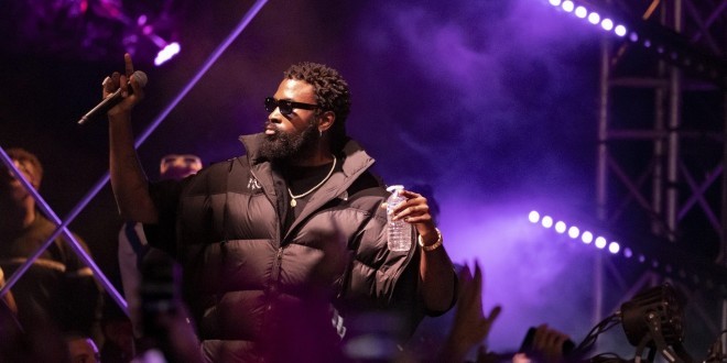 Damso refuse de performer sur \'\'Amnésie\'\', la réaction du public est magique (vidéo)