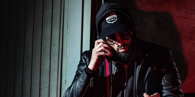 Niro raffle le disque de platine avec “Sale Môme”