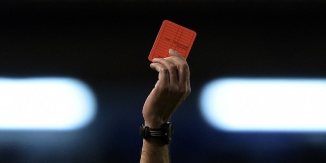 Un joueur assassine un arbitre après avoir reçu un carton rouge !