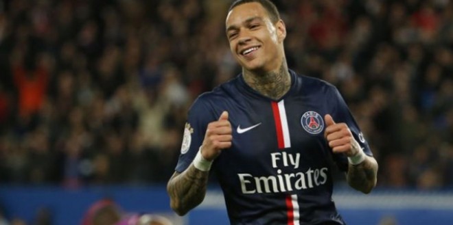 PSG: Après Aurier, une affaire van der Wiel ?