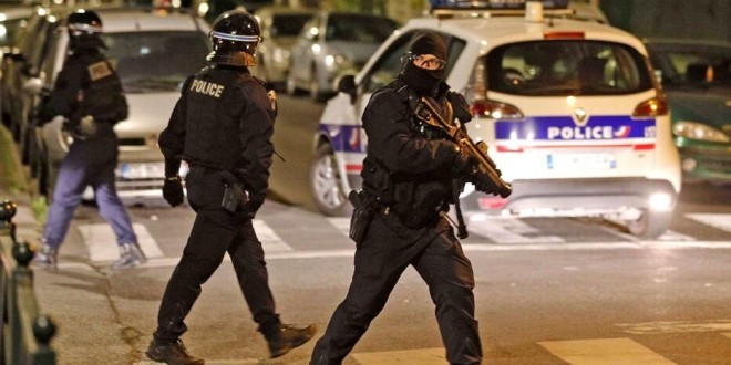 Violents affrontements entre police et 150 jeunes à Mantes-La-Jolie (Vidéo) 