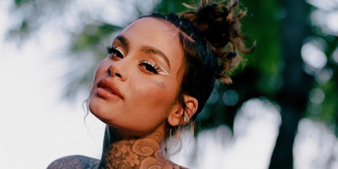 Kehlani agressée sexuellement, elle réagit
