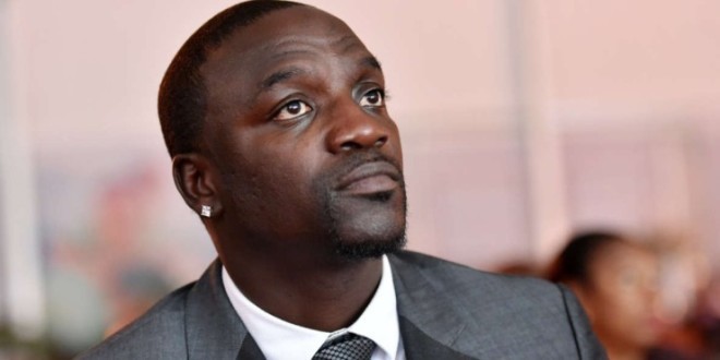 Akon déclenche une polémique avec ses déclarations controversées sur l\'égalité homme-femme