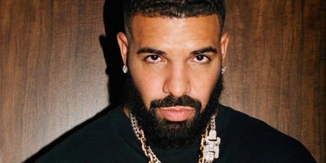 Drake s\'affiche avec une tenue à plus de 10 millions de dollars (vidéo)