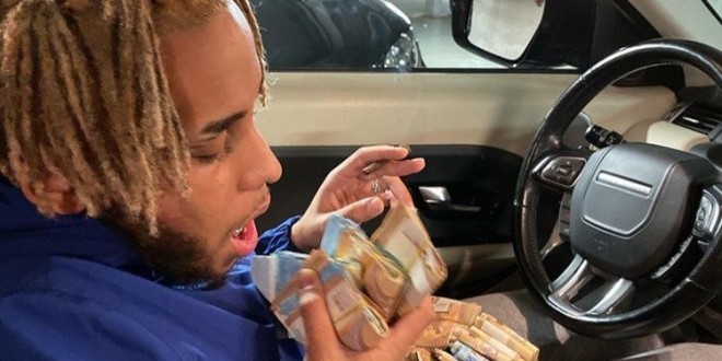 Zola révèle son plus gros achat ! (Vidéo)
