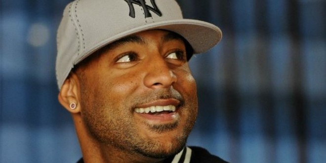 Un éléphant attaque Booba et sa clique !