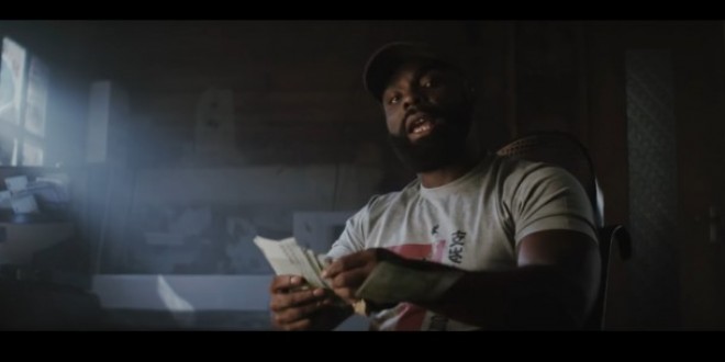 KAARIS continue de surfer sur le succès avec brio, son titre \"BLOW\" certifié disque de platine