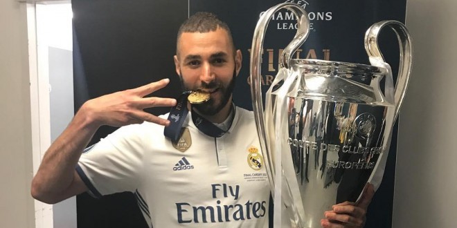 Benzema : On marque l\'histoire .. j\'espére que deschamps a compris ! 