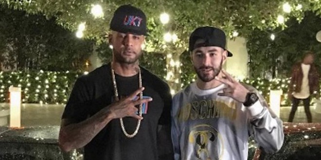 Booba se moque de Didier Deschamps, Benzema commente !