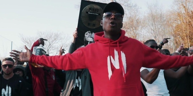 Ninho imite Sofiane en bloquant une autoroute!