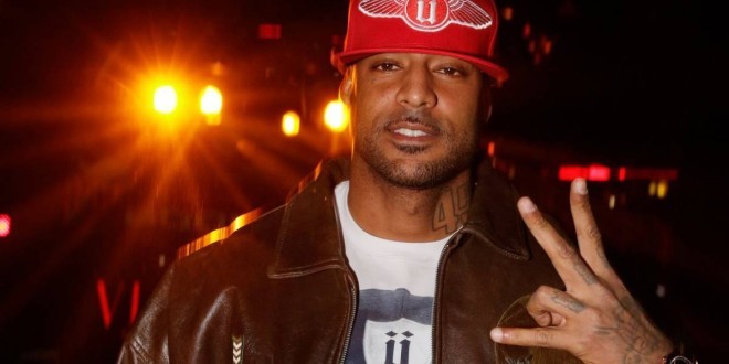 Booba présente son pack de cannabis !