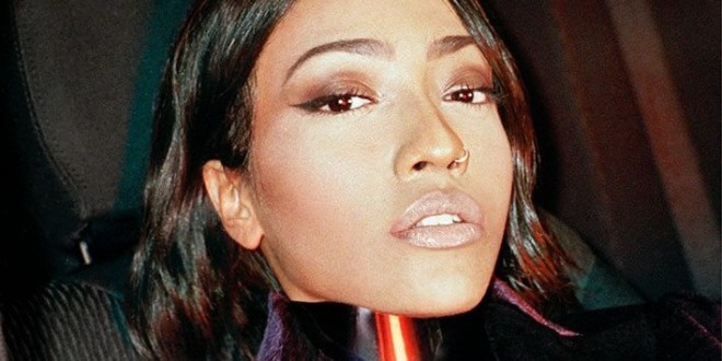 Shay affiche un nouveau look!