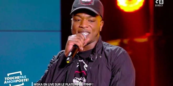 Niska allume le feu sur TPMP avec « Réseaux » en live!