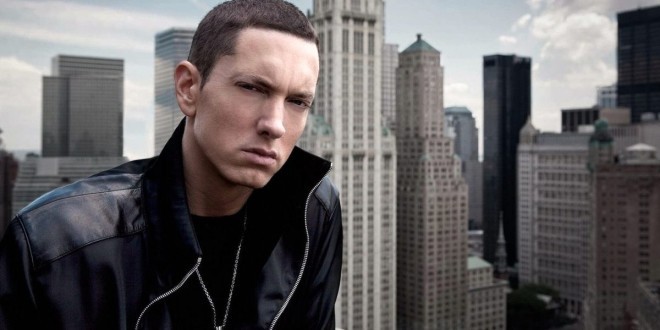 Eminem clash le président U.S en balançant un freestyle aux BET Awards!