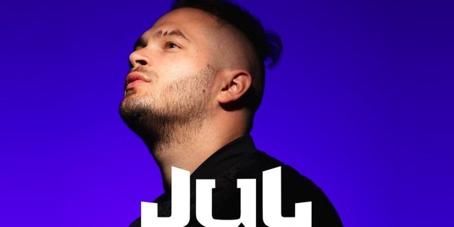Jul & Moubarak: Freestyle \"La soucoupe\" Part1 en live dans Planète Rap!