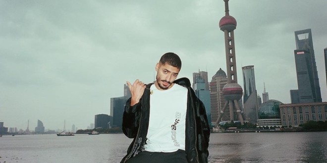 Sneazzy: \"Jenny From Da Blocka\"! 