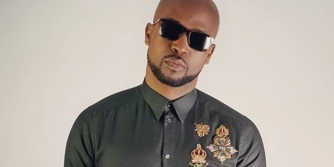 Rohff répond à un internaute qui le dit mort! 