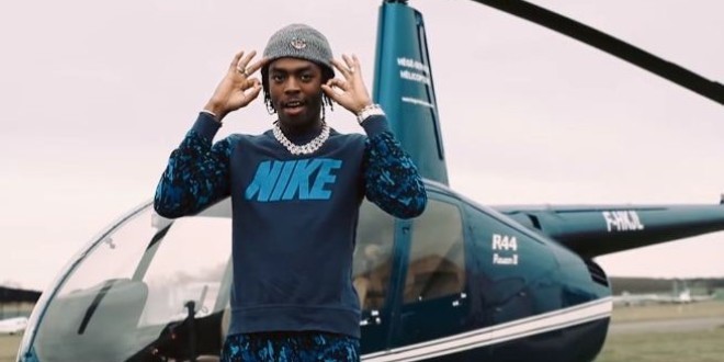 Koba LaD balance un nouveau clip « R44 » à bord d’un hélicoptère !