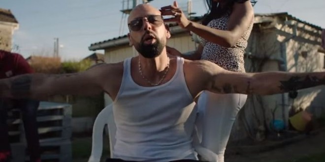 Sinik dévoile son nouveau clip « Mes tatouages » extrait de son nouvel album \'\'Invincible\'\' 